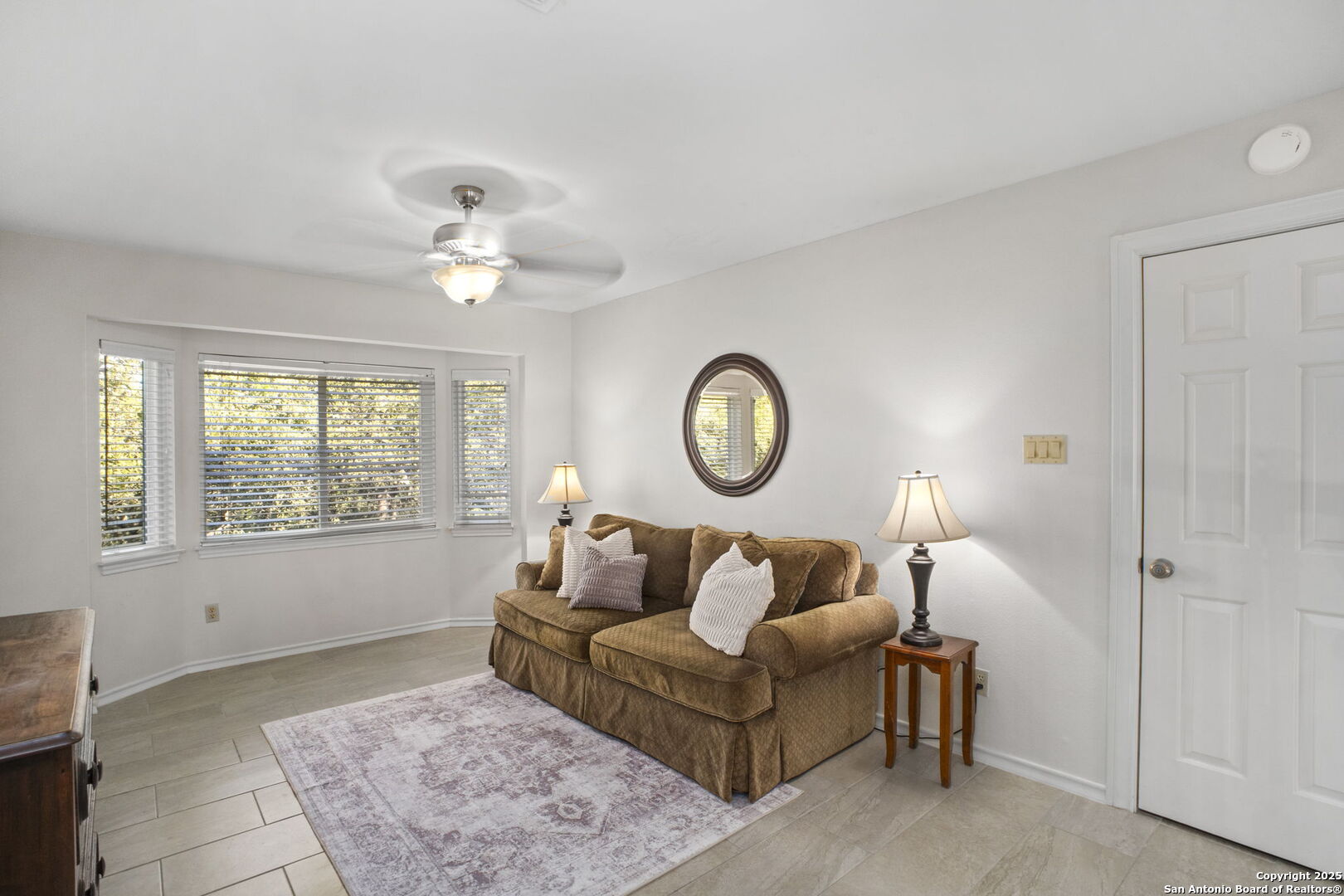 16222 Robinwood Ln