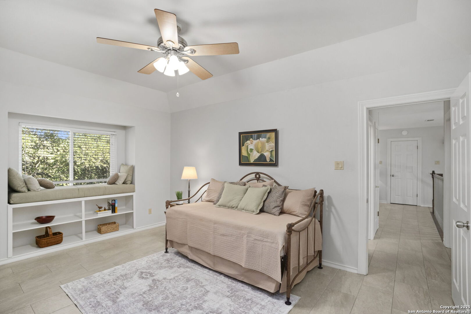 16222 Robinwood Ln