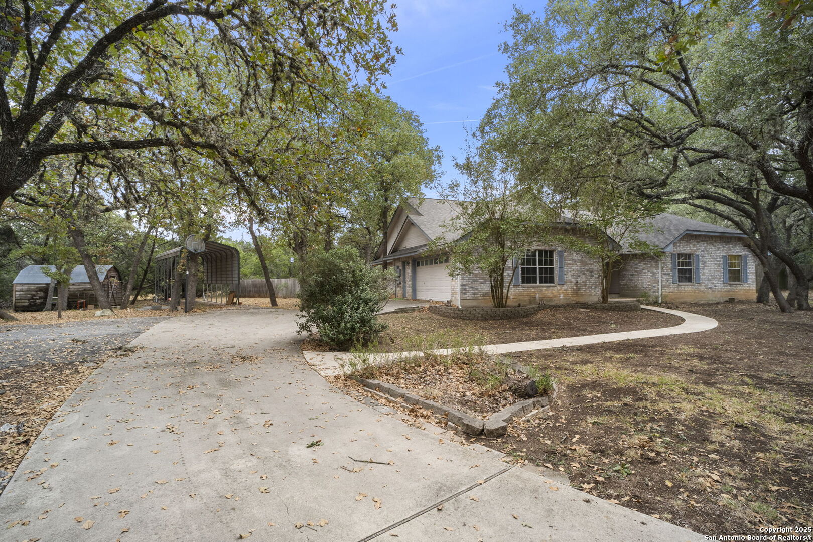 8902 Enchanted Park