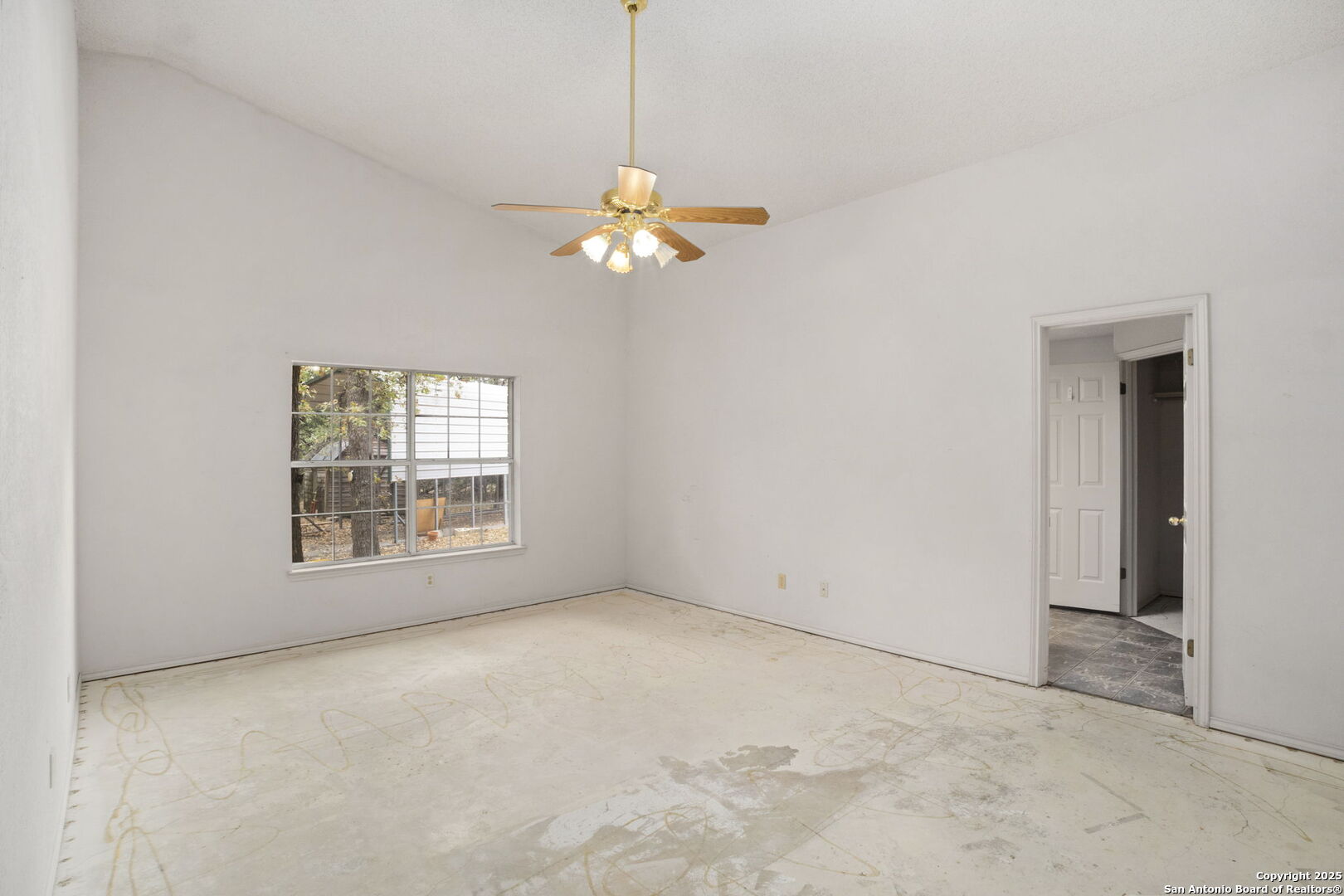 8902 Enchanted Park