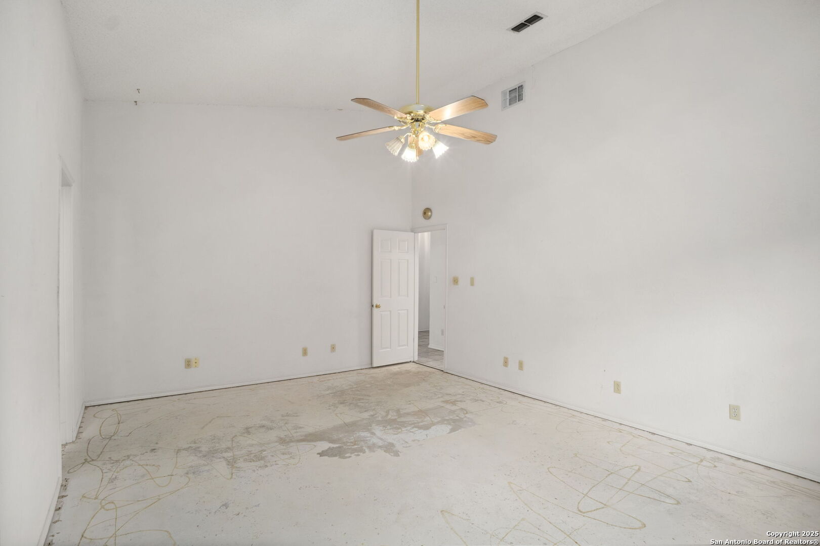 8902 Enchanted Park