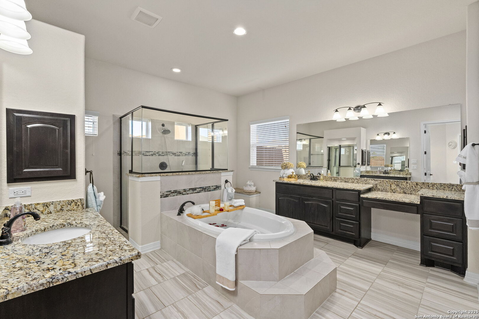 7008 Derek Ct