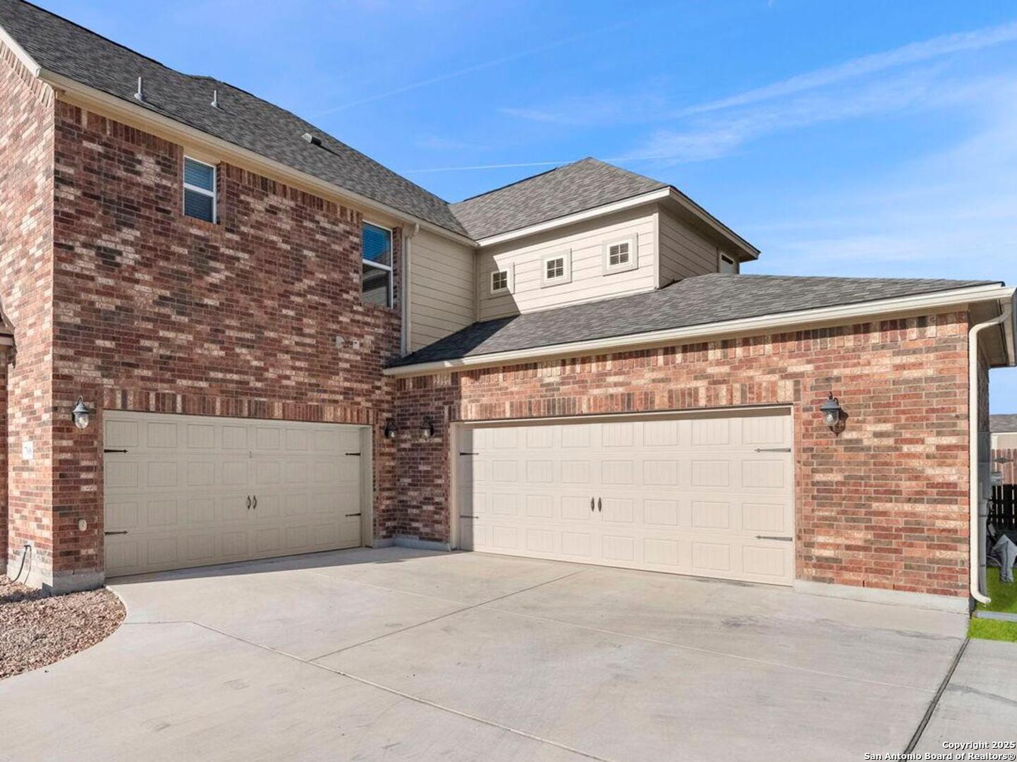 7008 Derek Ct