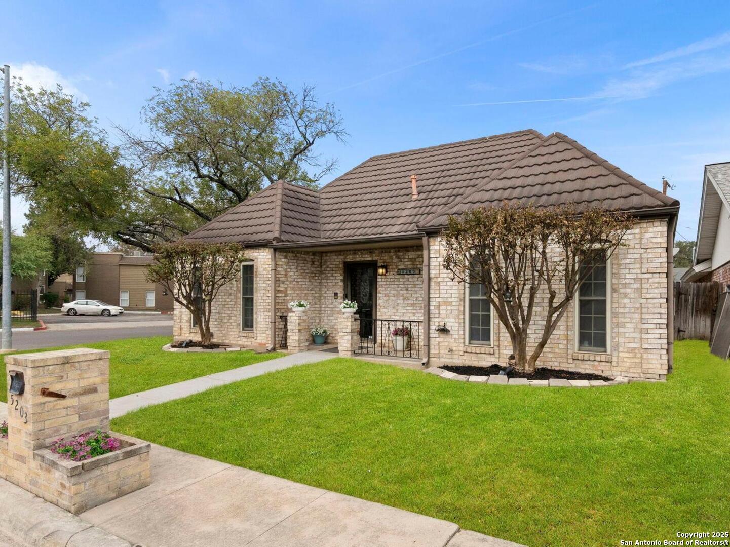 5203 Metcalf