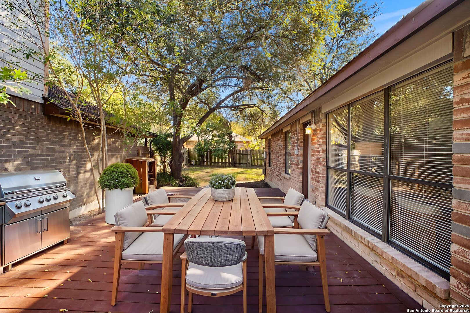 7562 Beaver Tree