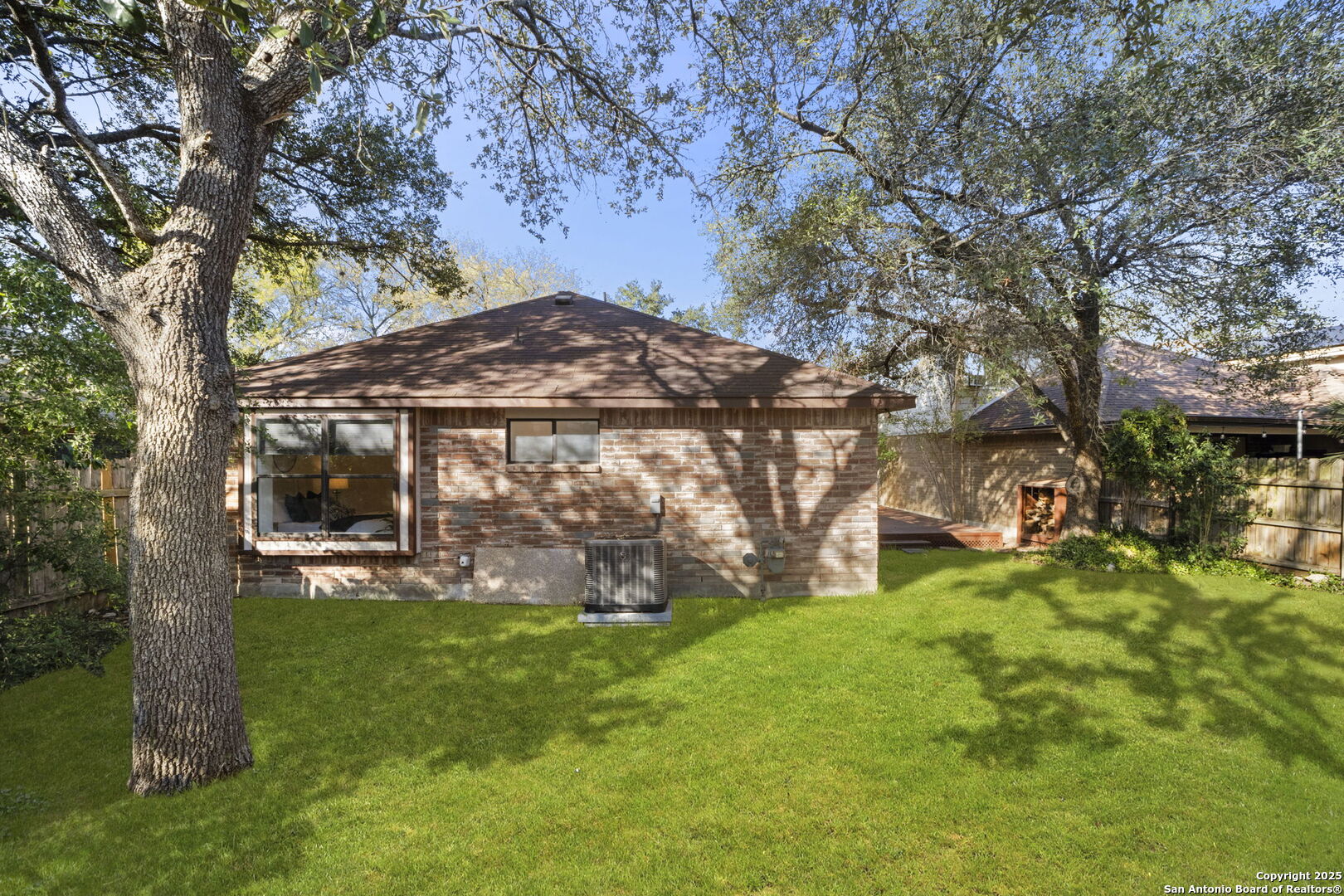 7562 Beaver Tree