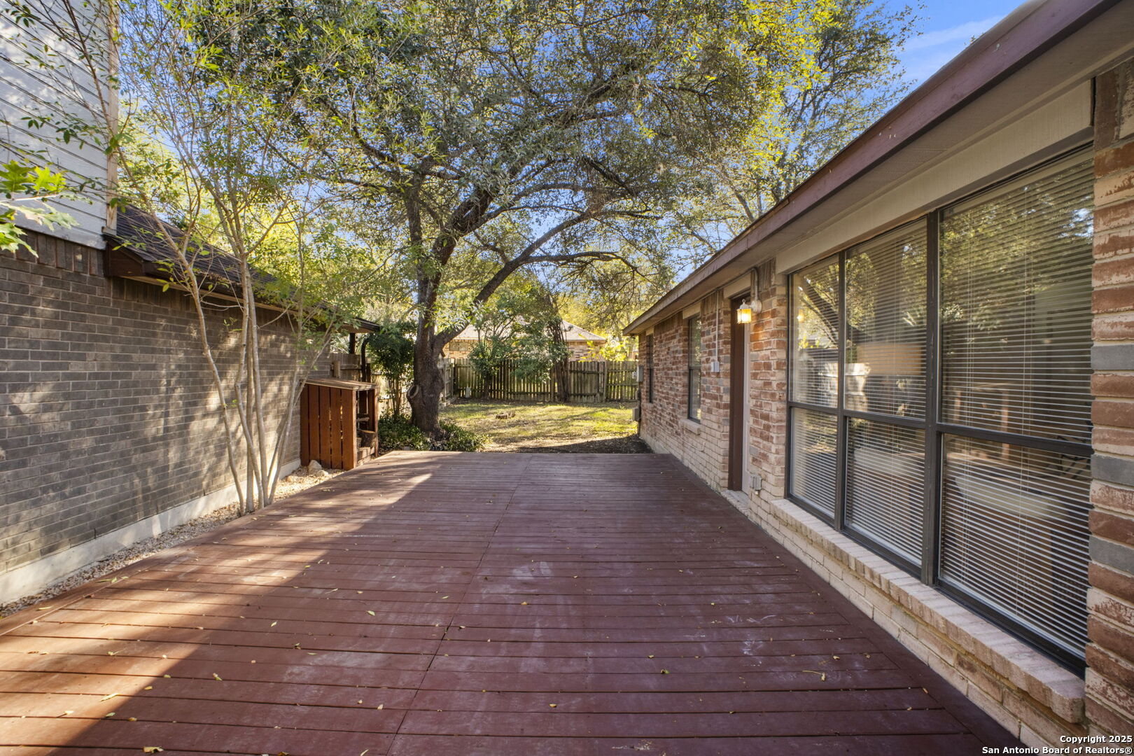 7562 Beaver Tree