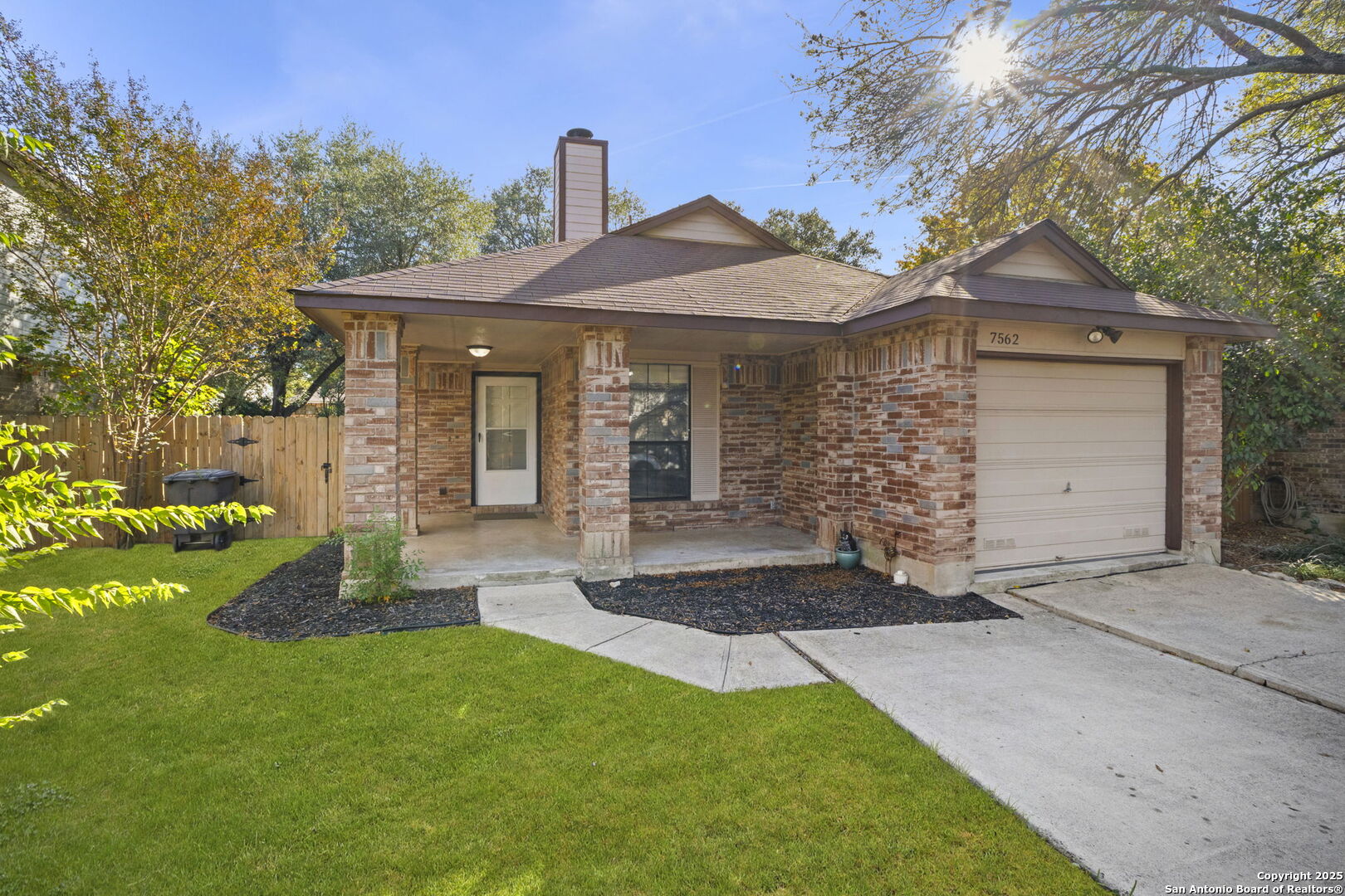 7562 Beaver Tree
