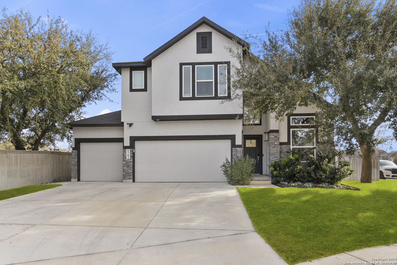 5702 Willow Creek Way