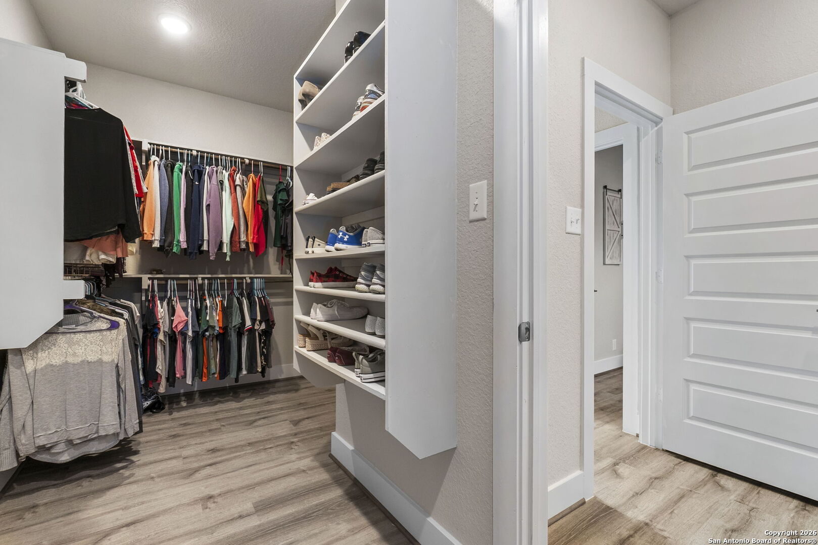 5702 Willow Creek Way