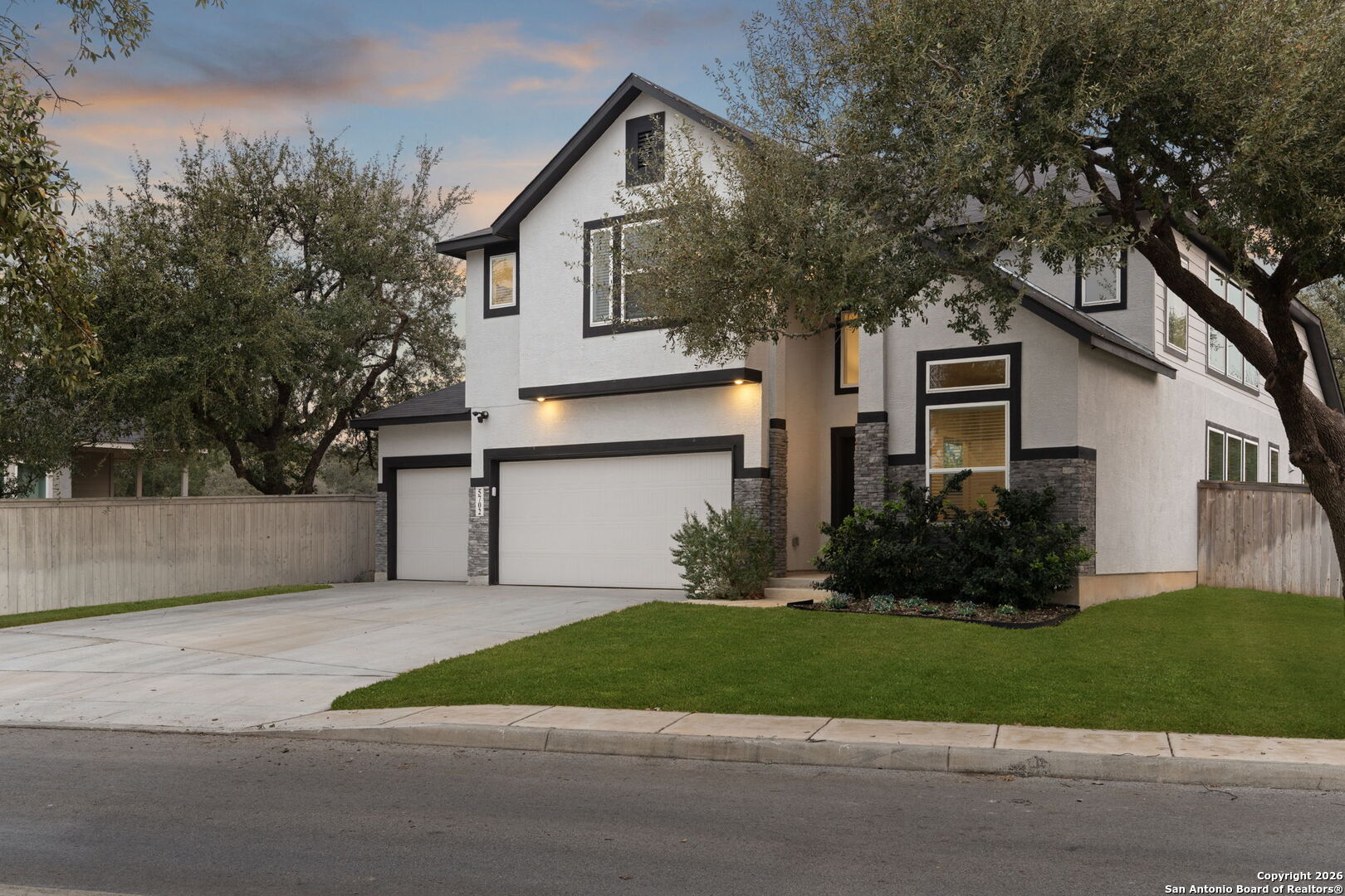 5702 Willow Creek Way