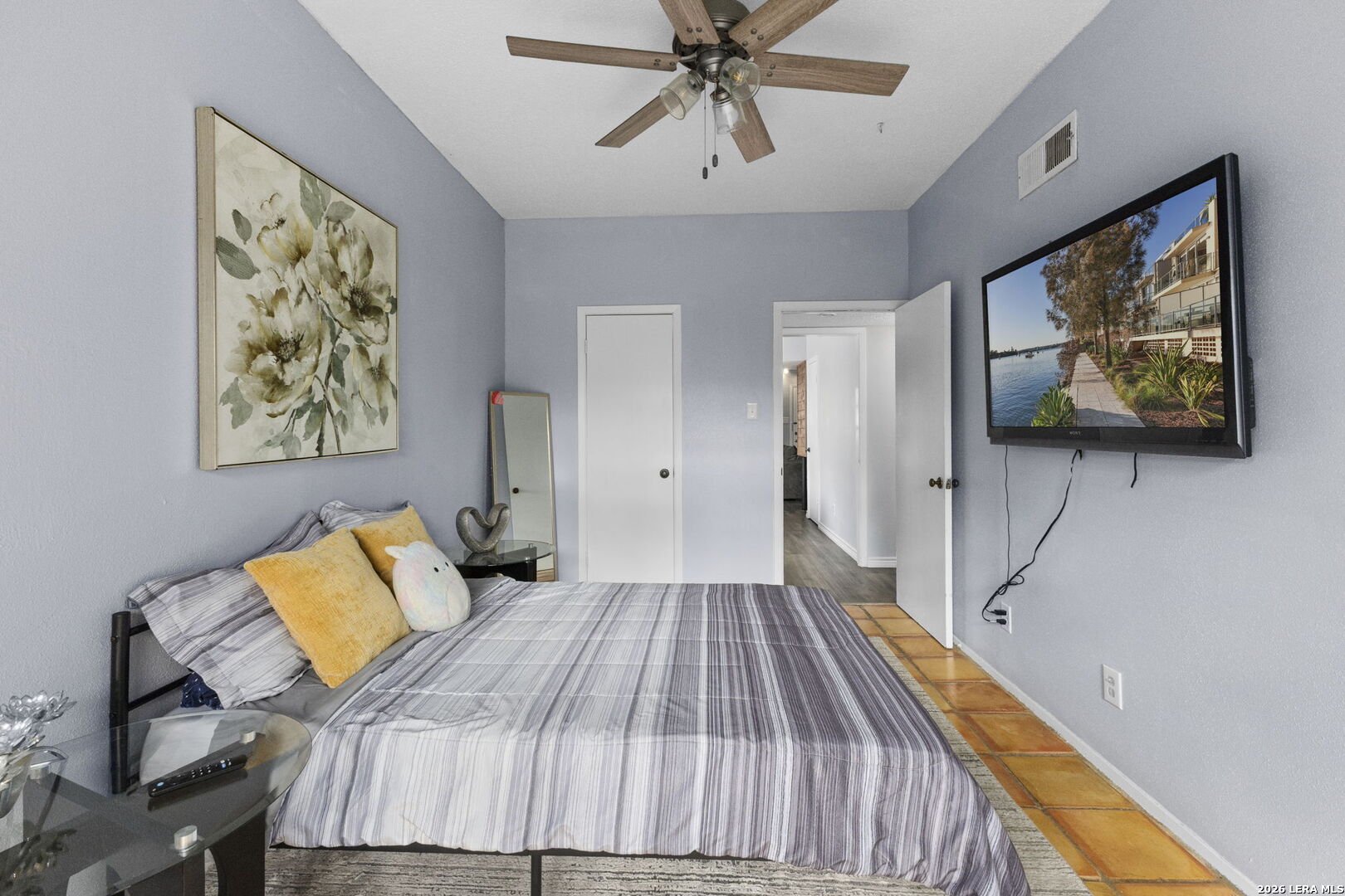 7123 Thrush View 8