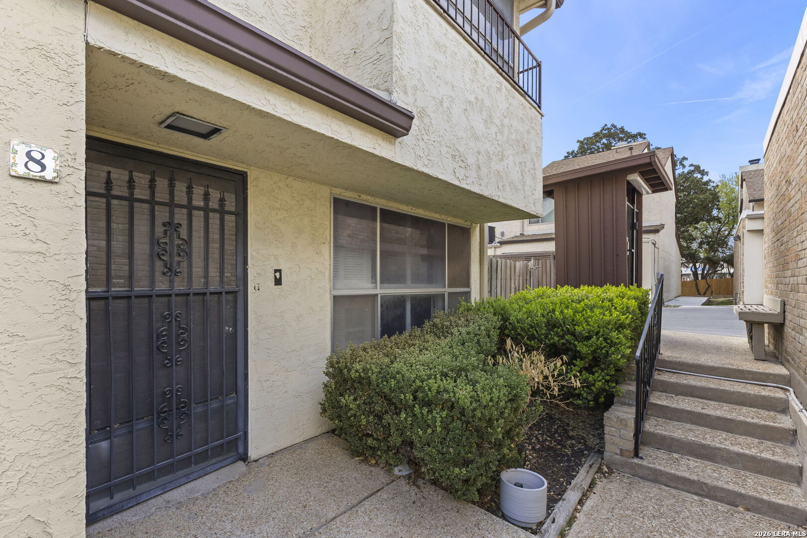 7123 Thrush View 8