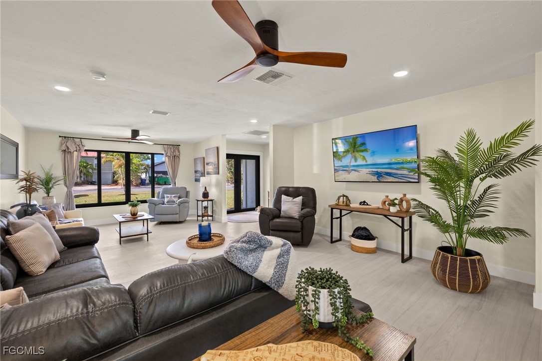 11451 Rebecca CIR