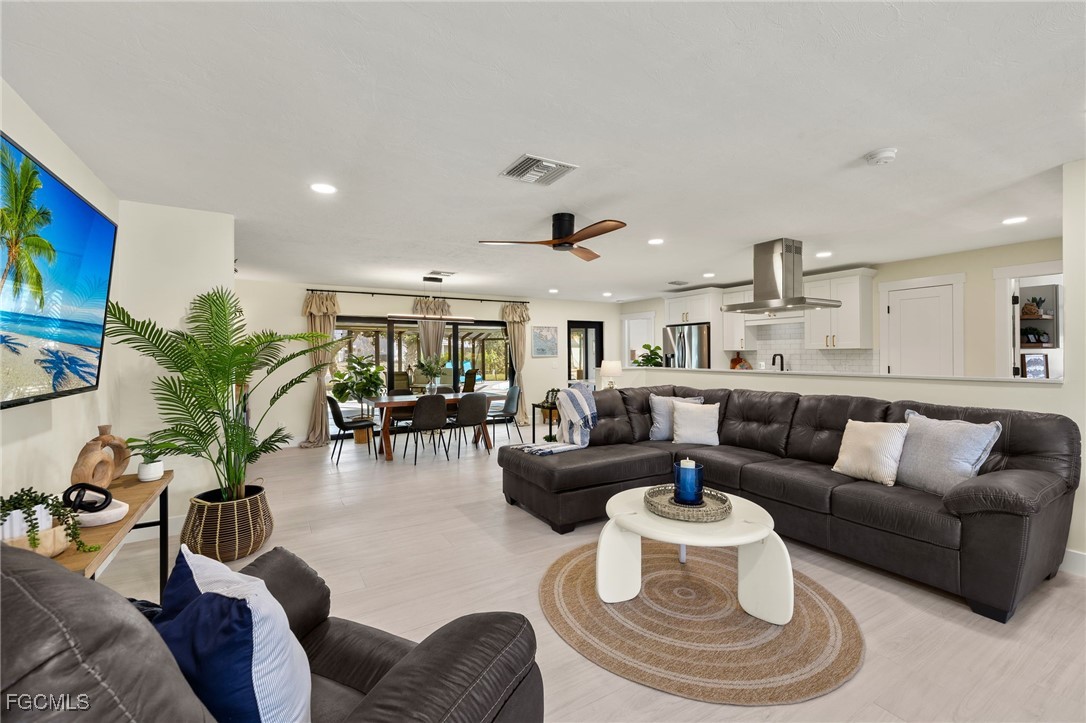11451 Rebecca CIR