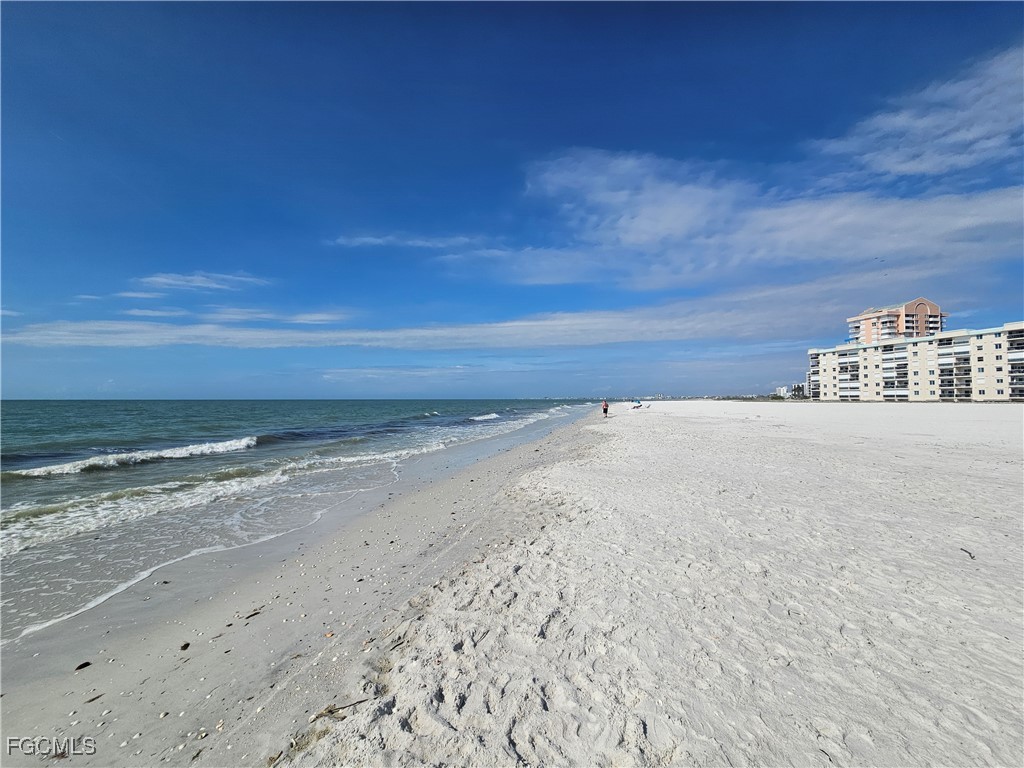 4571 Bay Beach LN 373
