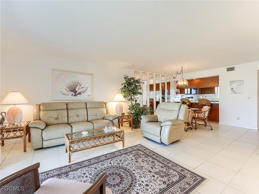 4581 Bay Beach LN 482