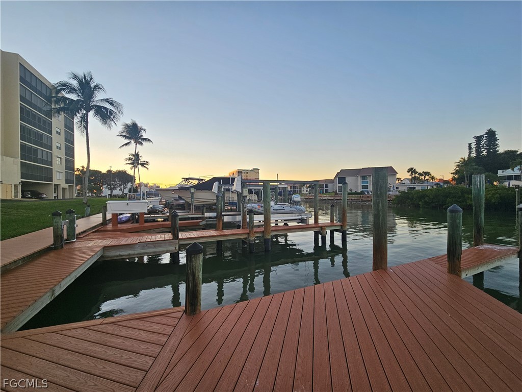 Hibiscus pointe #82 Bay Beach LN