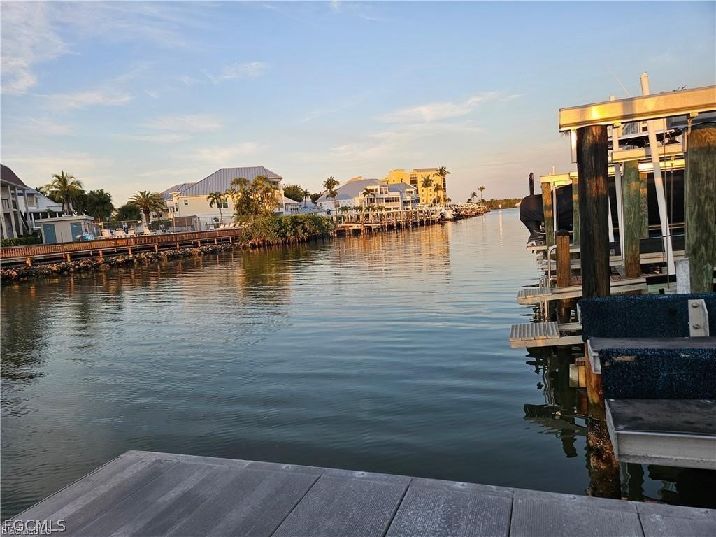 Hibiscus pointe #82 Bay Beach LN