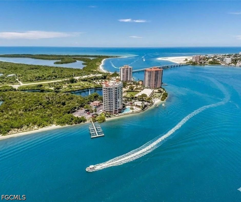 Hibiscus pointe #82 Bay Beach LN