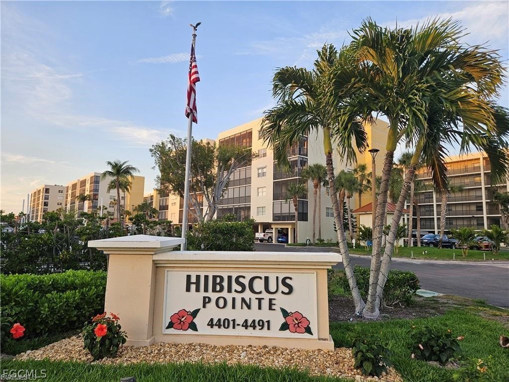 Hibiscus pointe #82 Bay Beach LN