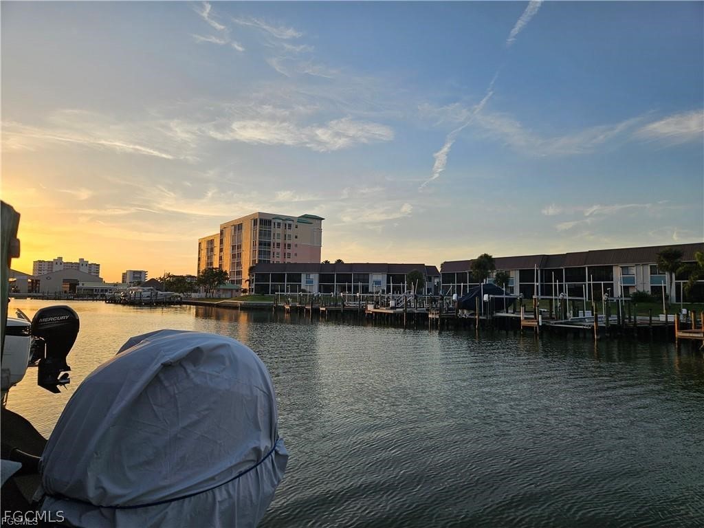 Hibiscus pointe #82 Bay Beach LN