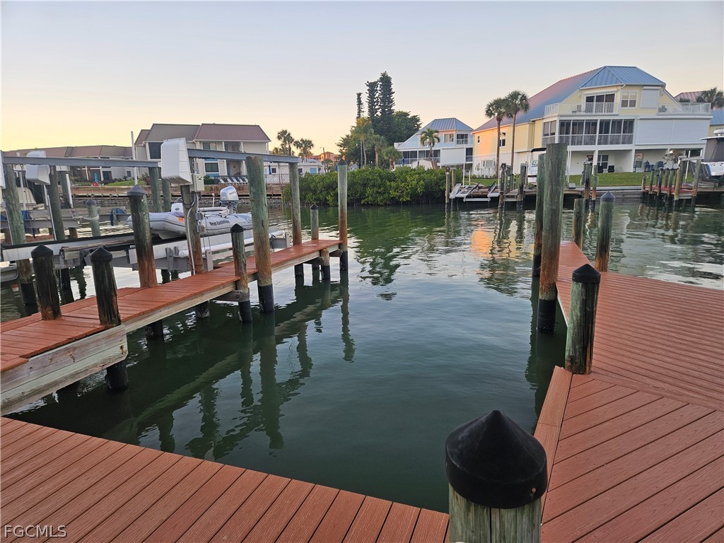 Hibiscus pointe #82 Bay Beach LN