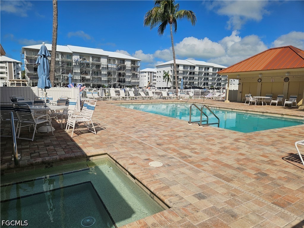 4471 Bay Beach LN 314