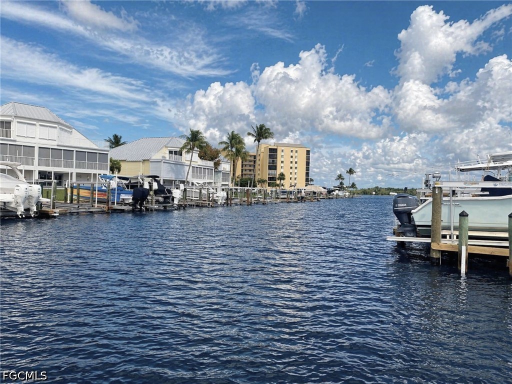 Dock #60 4351 Bay Beach LN