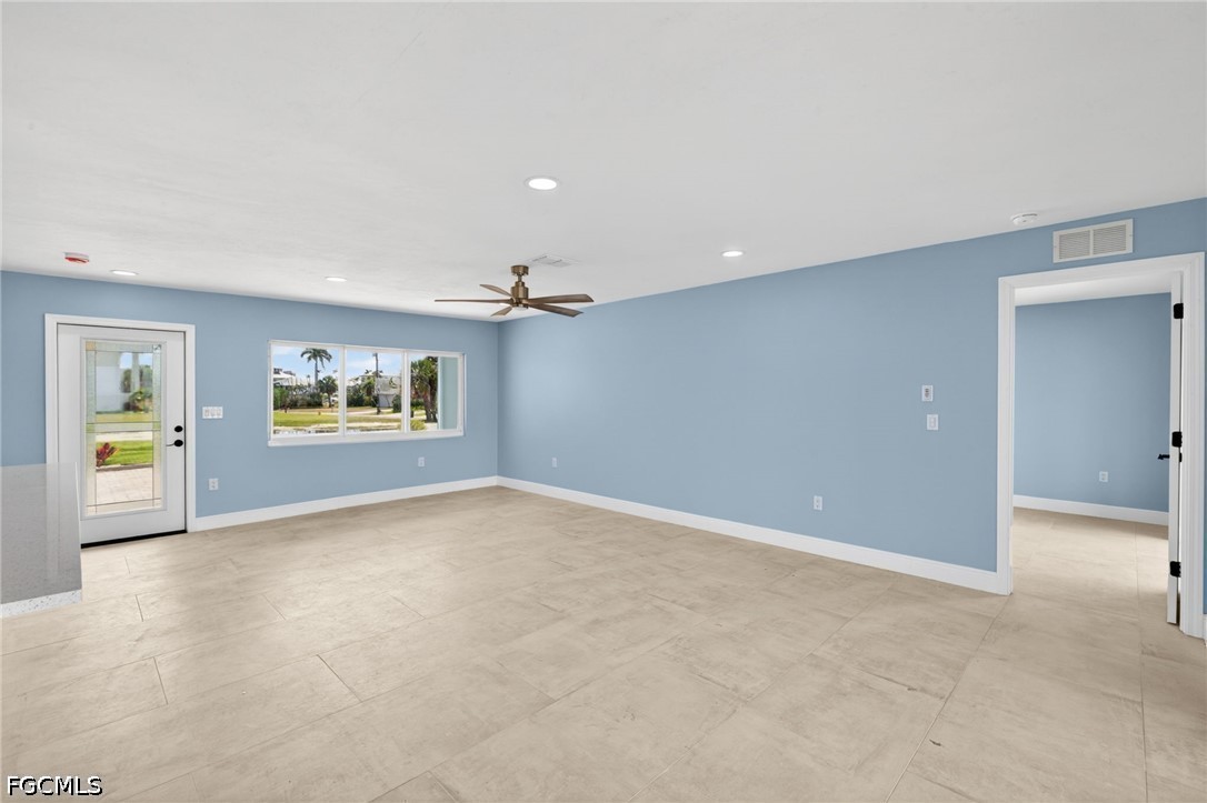 3 Bayview BLVD