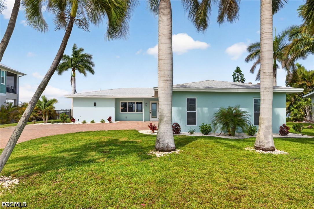 3 Bayview BLVD
