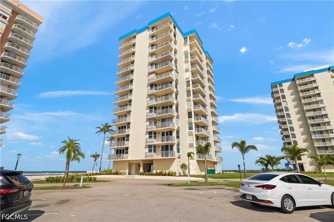 7360 Estero BLVD PH5