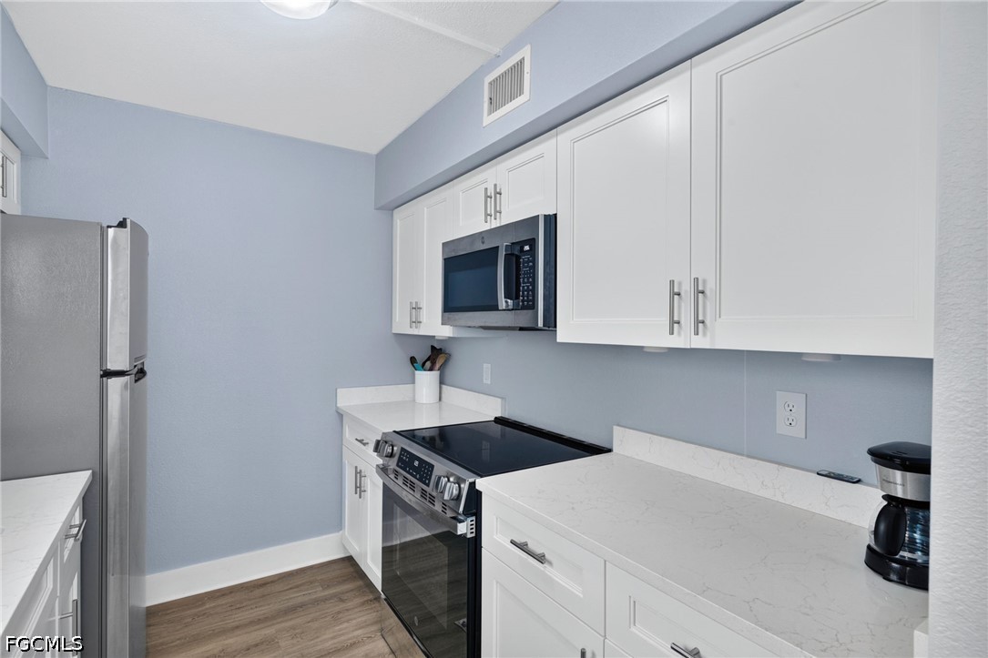 6500 Estero BLVD F118