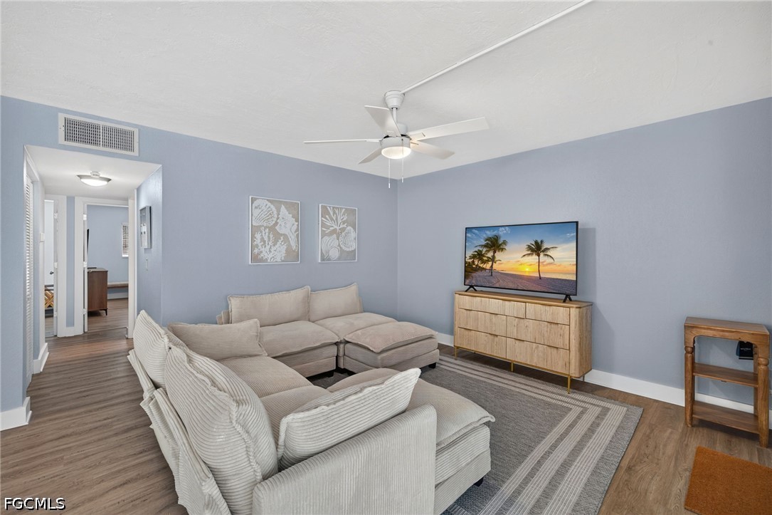 6500 Estero BLVD F118