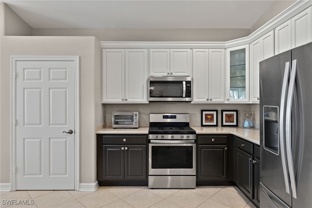 11083 Harbour Yacht CT 4