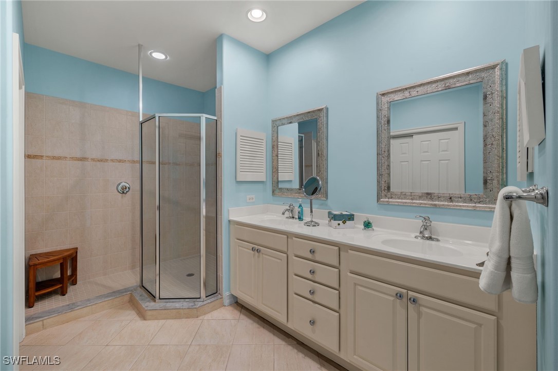 11083 Harbour Yacht CT 4