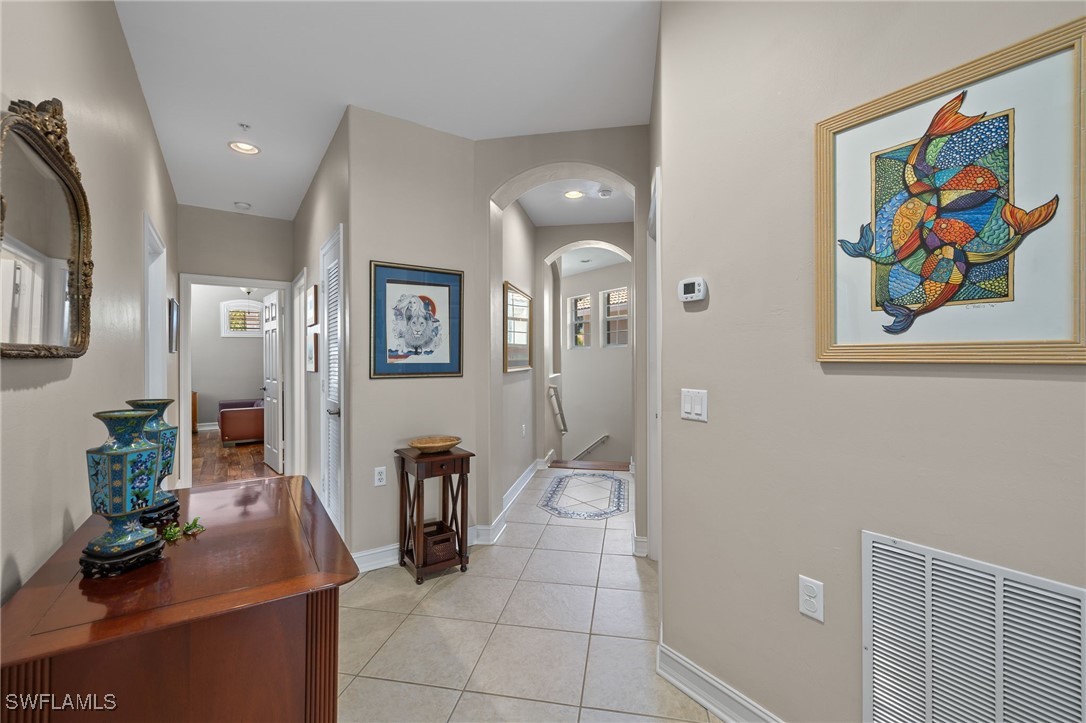 11083 Harbour Yacht CT 4
