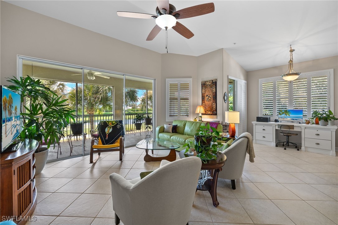 11083 Harbour Yacht CT 4