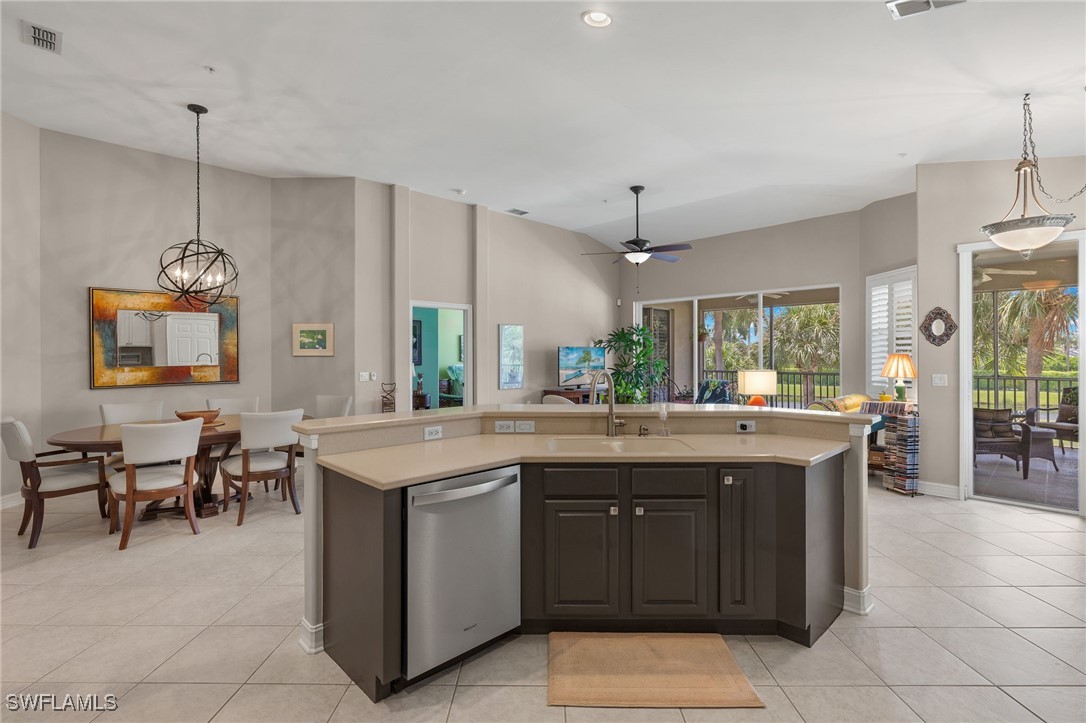 11083 Harbour Yacht CT 4