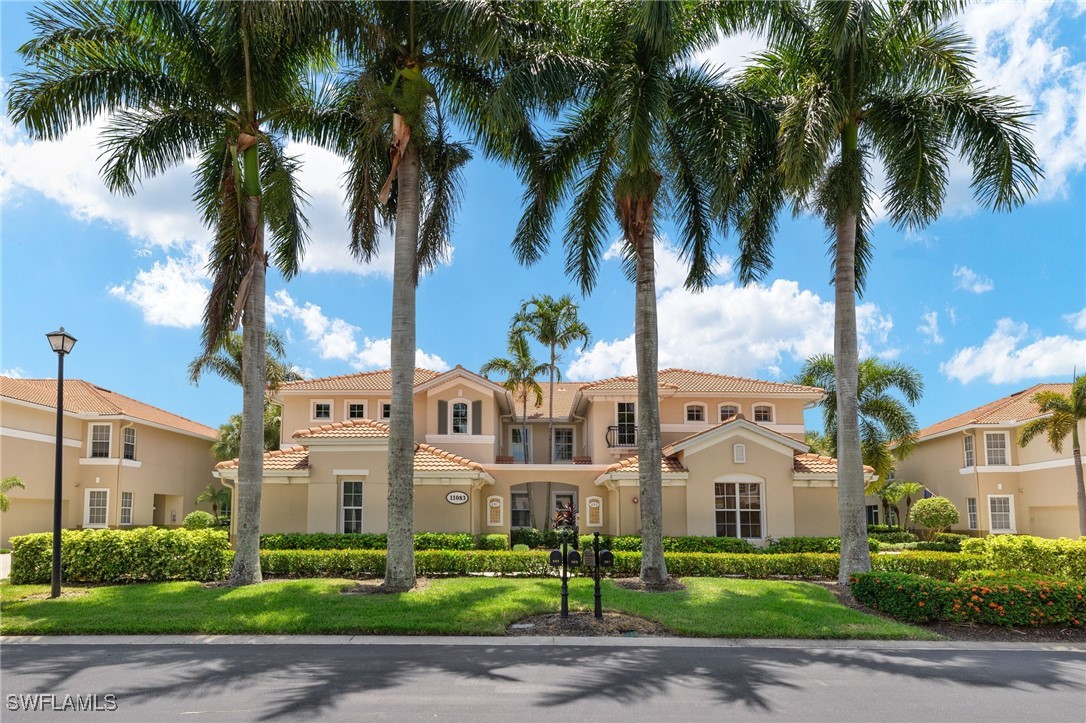 11083 Harbour Yacht CT 4