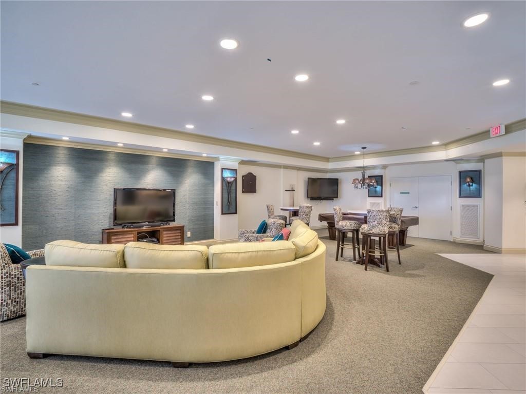 4137 Bay Beach LN 555