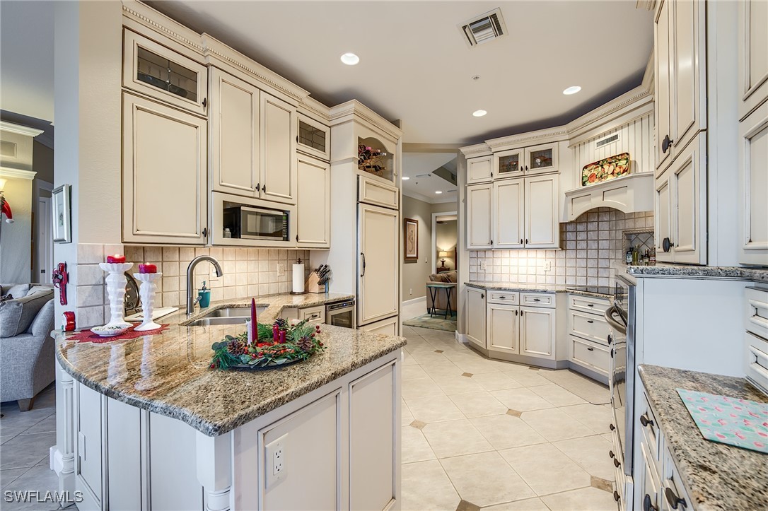 4141 Bay Beach LN 4P2