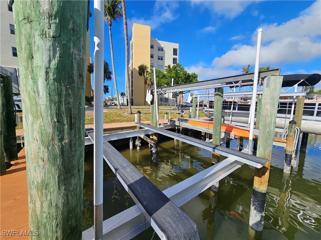 Hibiscus Boat Dock #89 Bay Beach LN