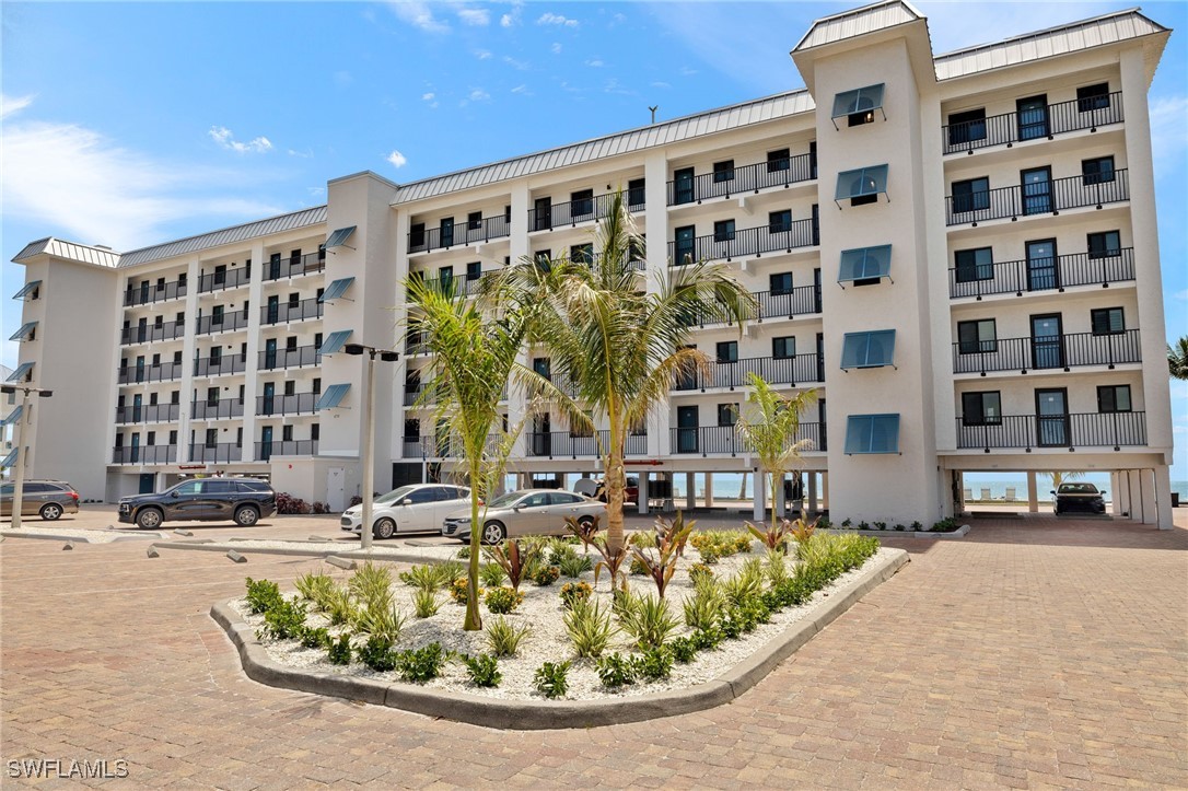 4770 Estero BLVD 304