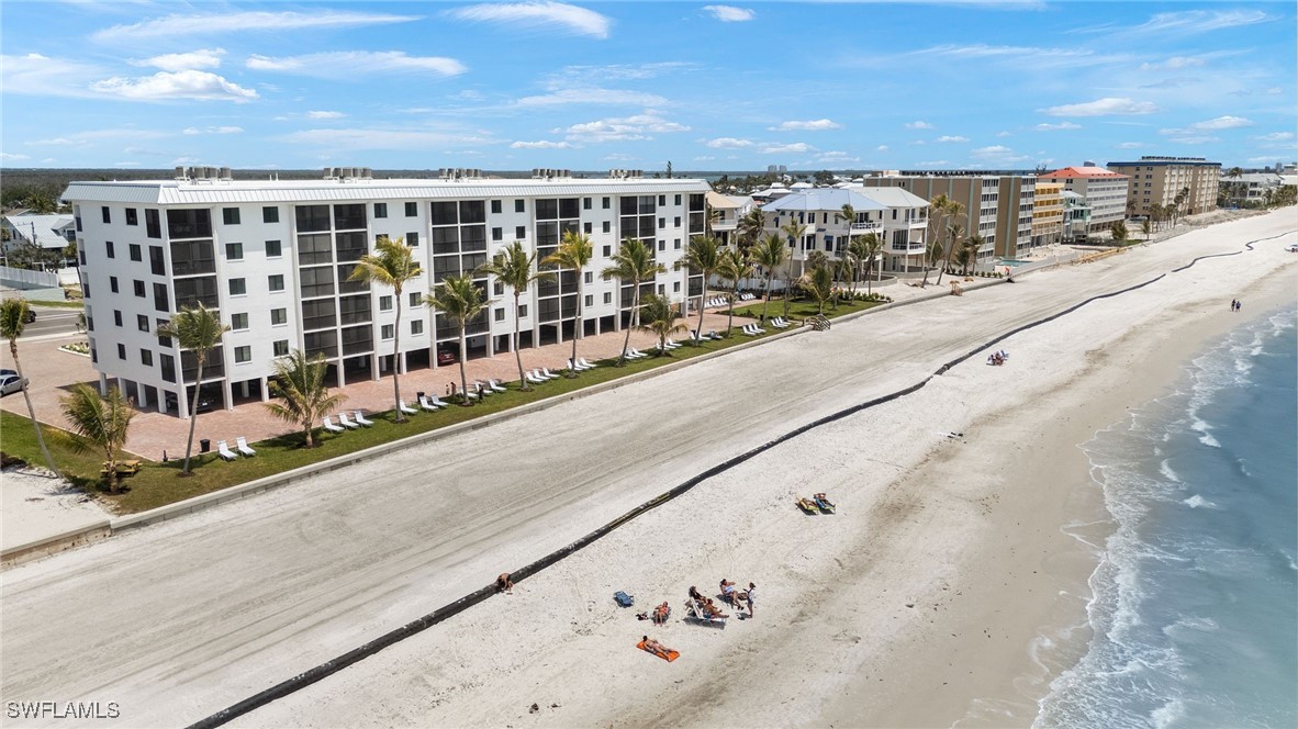 4770 Estero BLVD 304