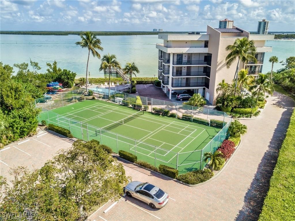 8400 Estero BLVD 902