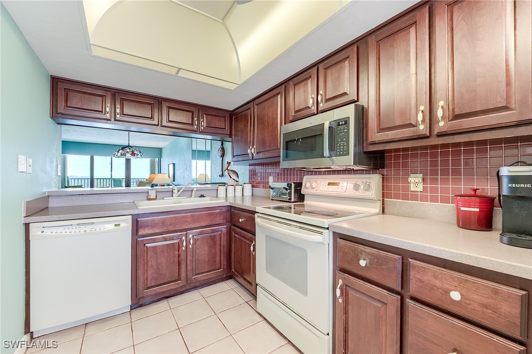 8400 Estero BLVD 902