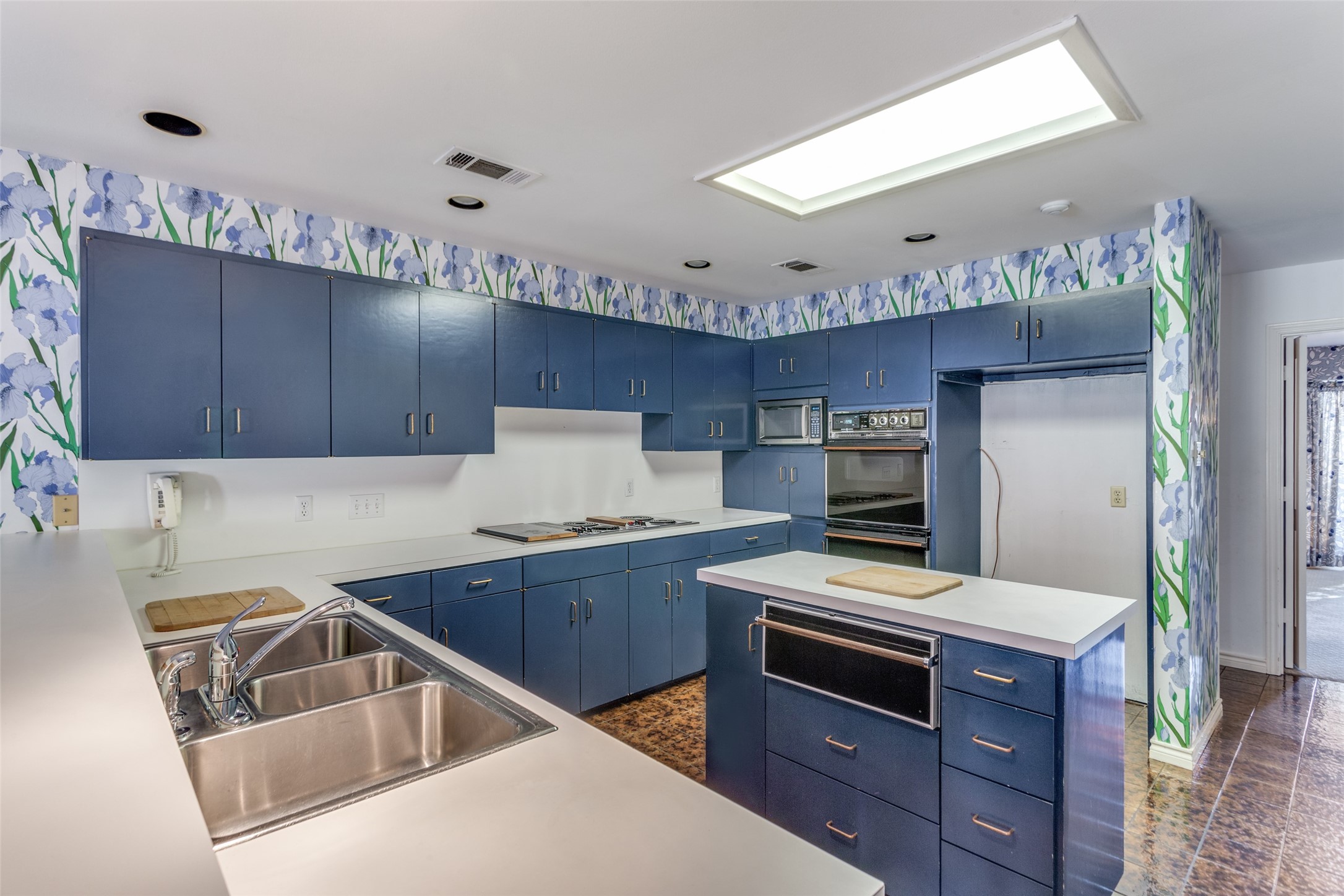 2116 Hidden Creek Road
