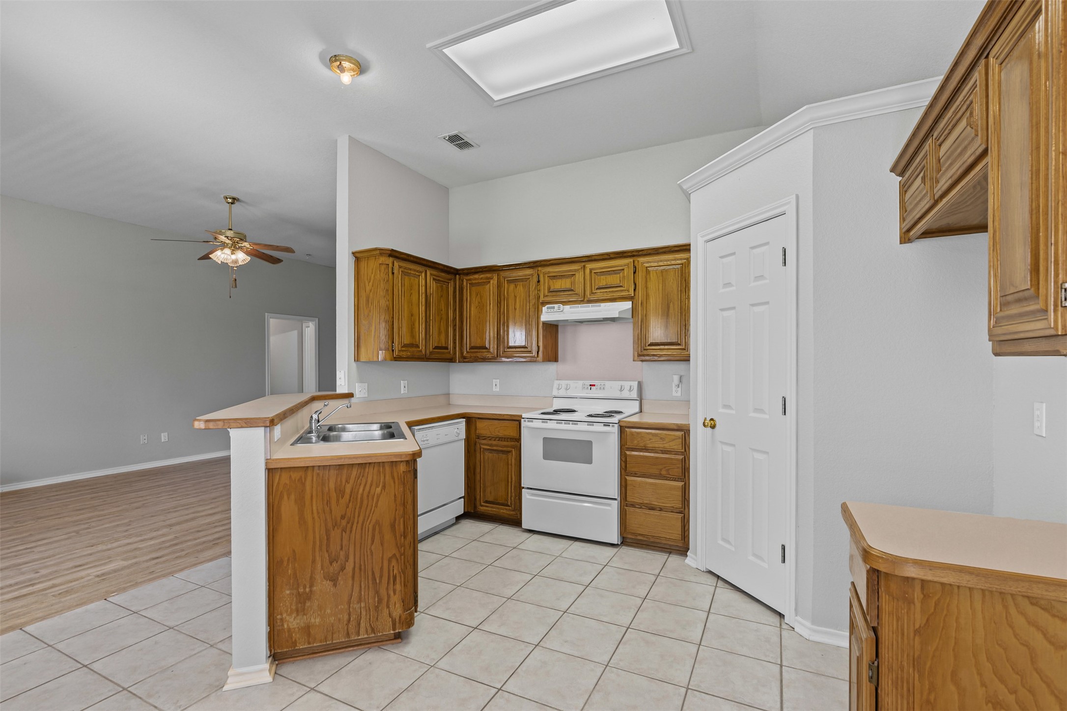 1039 Spring Hill Drive