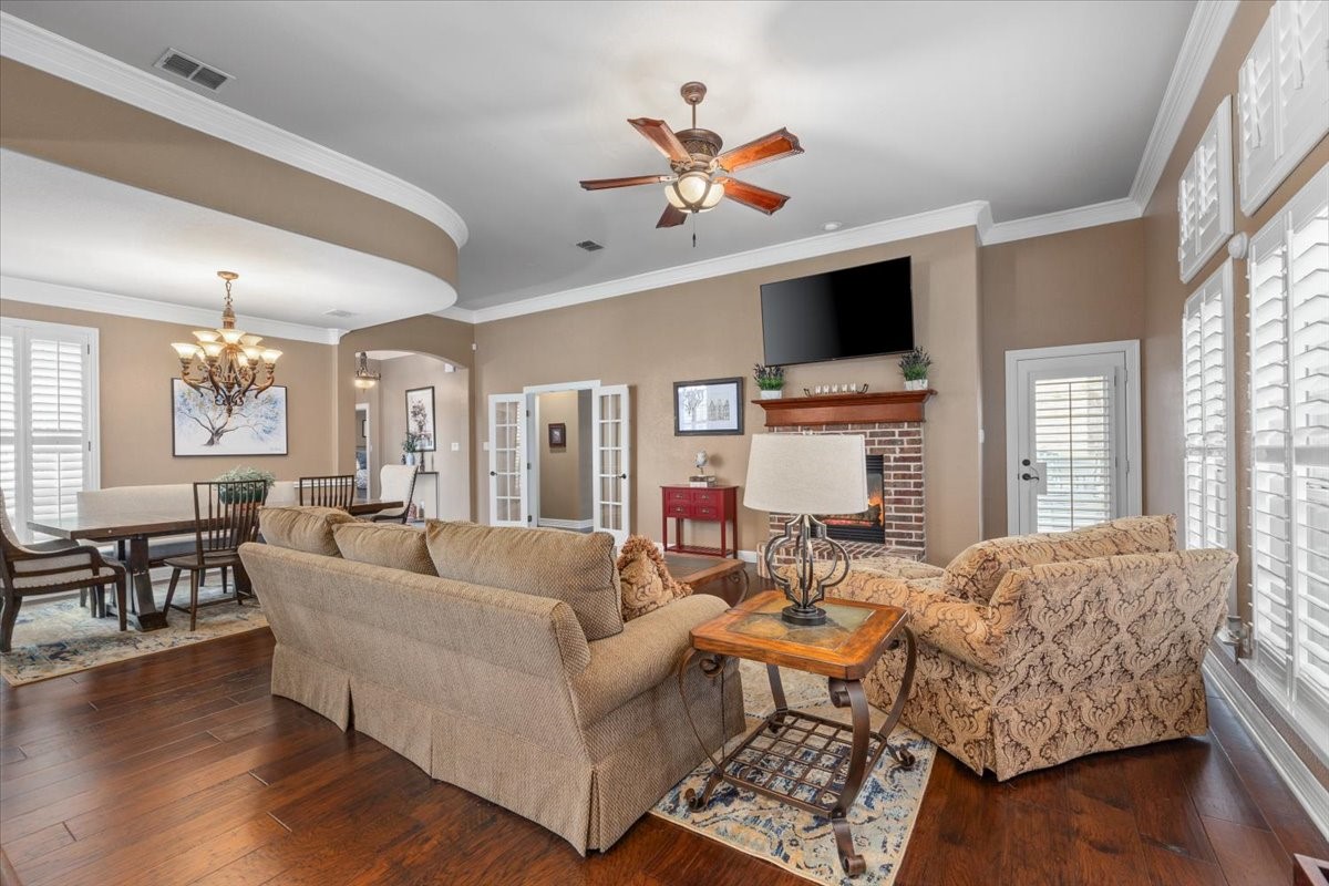 4932 Ridge Circle